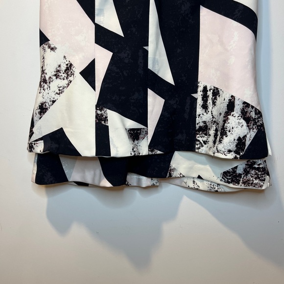 Vintage✨ Le Chateau Women Abstract Sleeveless Blouse - Black, White and Pink - Picture 3 of 7